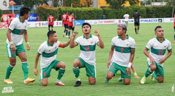 Pemain Timnas Indonesia saat merayakan gol kala menghadapi Laos di Piala AFF 2020. Foto: Twitter PSSI