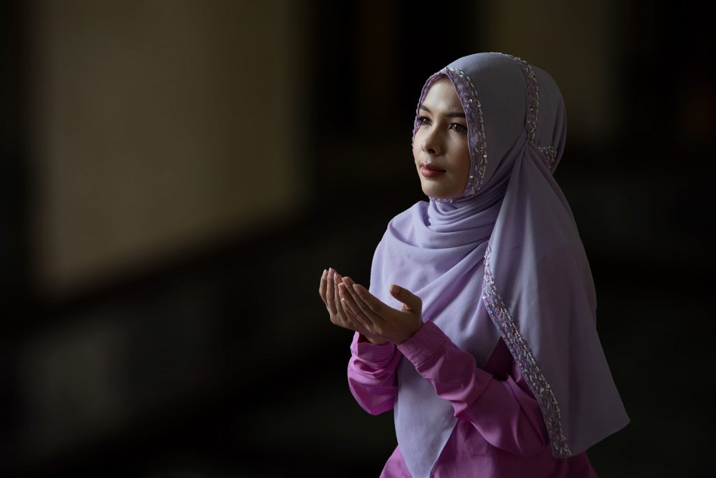 Allah Ta’ala yang maha sempurna rahmat dan kebaikannya, memerintahkan kepada hamba-Nya untuk selalu berdoa memohon hidayah. Foto: Umroh.com