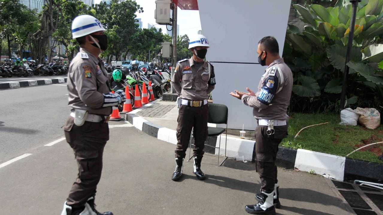 Anggota Satuan Pengamanan (Satpam) di Kantor Komisi Pemberantasan Korupsi (KPK). Foto : Repro sindonews.com