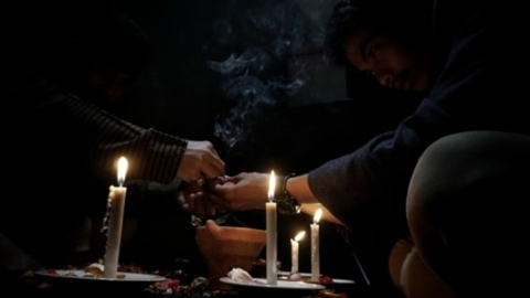 Pesugihan merupakan jenis ilmu hitam yang menjanjikan kekayaan instan. Foto: Repro Kumparan