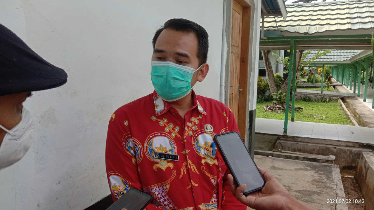 Dirwktur RSUD Bombana,  drg Riswanto. Foto: Ist