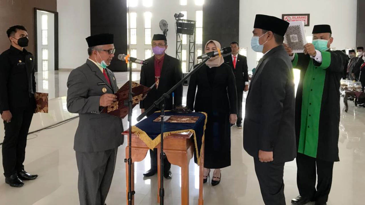 Pelantikan Penjabat Sekretaris Daerah Kolaka Timur, di Aula Pemda Koltim. Foto: Diskominfo Koltim