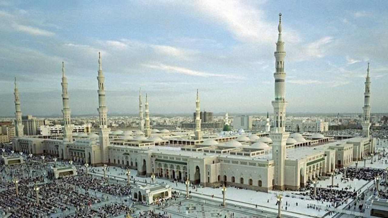 Pemandangan atas Kota Madinah, Arab Saudi. Foto: Repro islampos.com