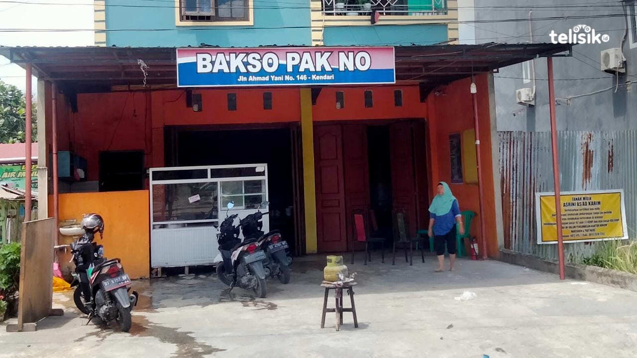 Warung makan Pak No yang nyaris ludes terbakar beserta tabung gas yang menjadi pemicu kebakaran, Foto: Andi May/Telisik.id