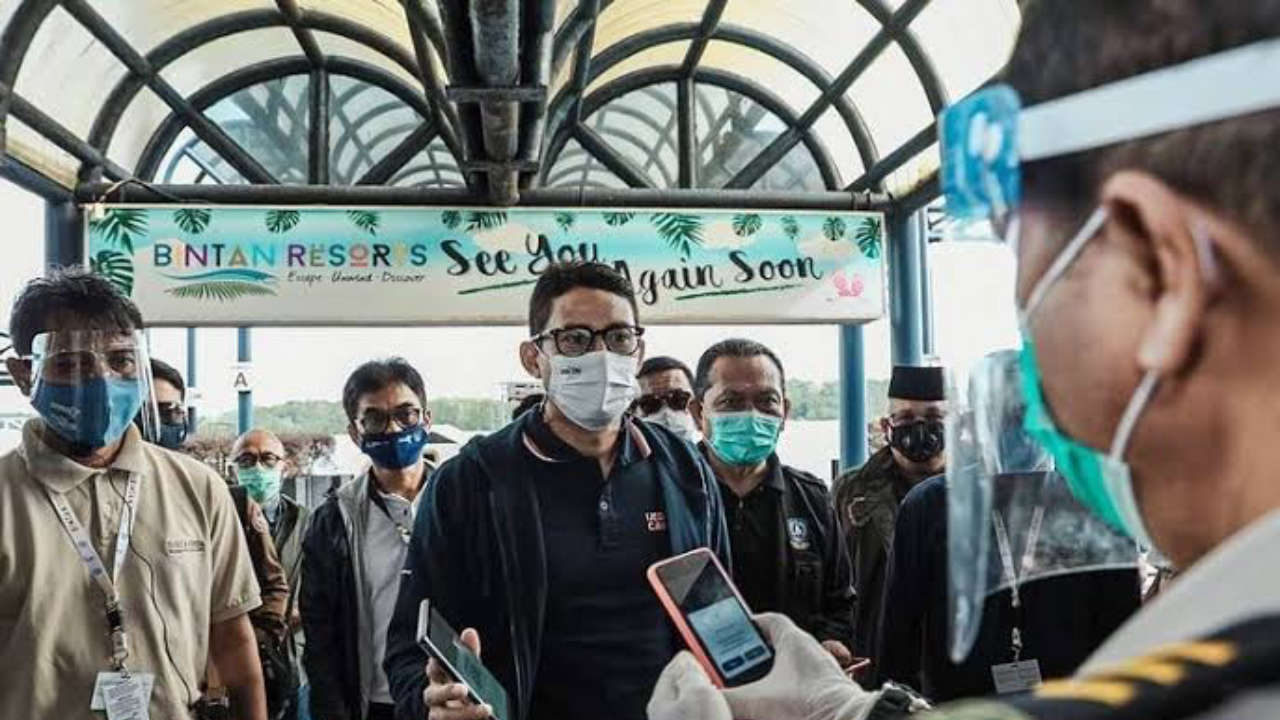 Menparekraf, Sandiaga Uno saat mengunjungi Bintan, Kepri. Foto: Instagram/@sandiuno