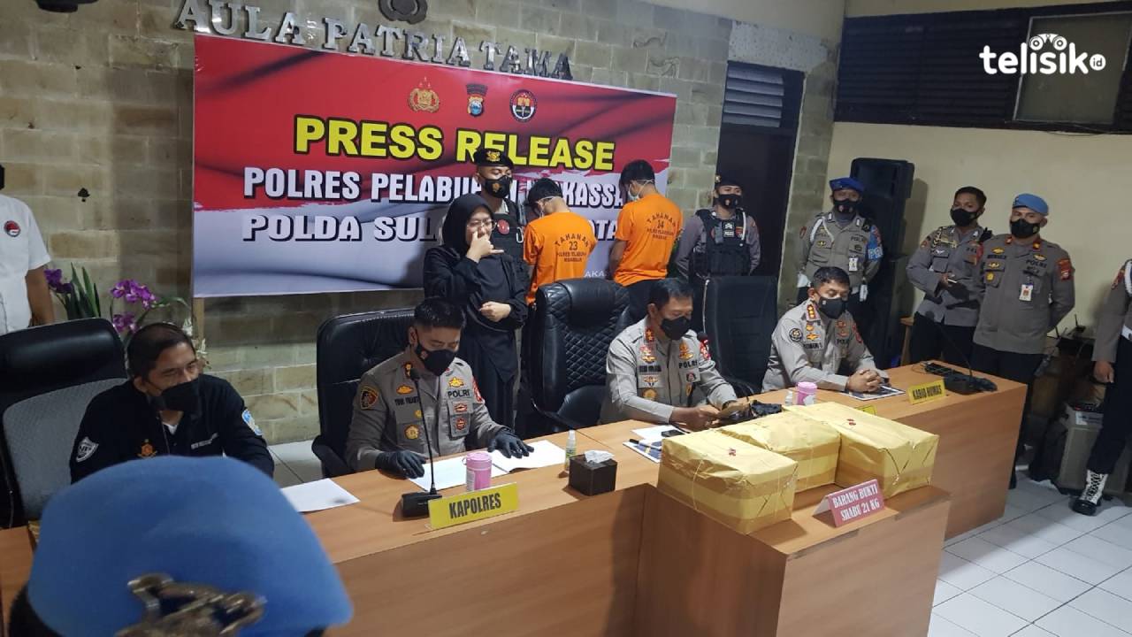 Polda Sulsel saat melakukan rilis pengungkapan narkoba sebanyak 21 kilogram. Foto: Rezki Mas'ud/Telisik
