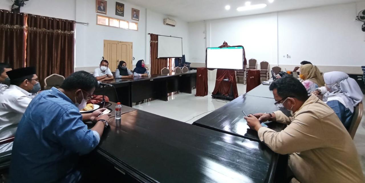 Suasana rapat pleno rekapitulasi DPB di Aula KPU Kota Kendari  Foto: Ist