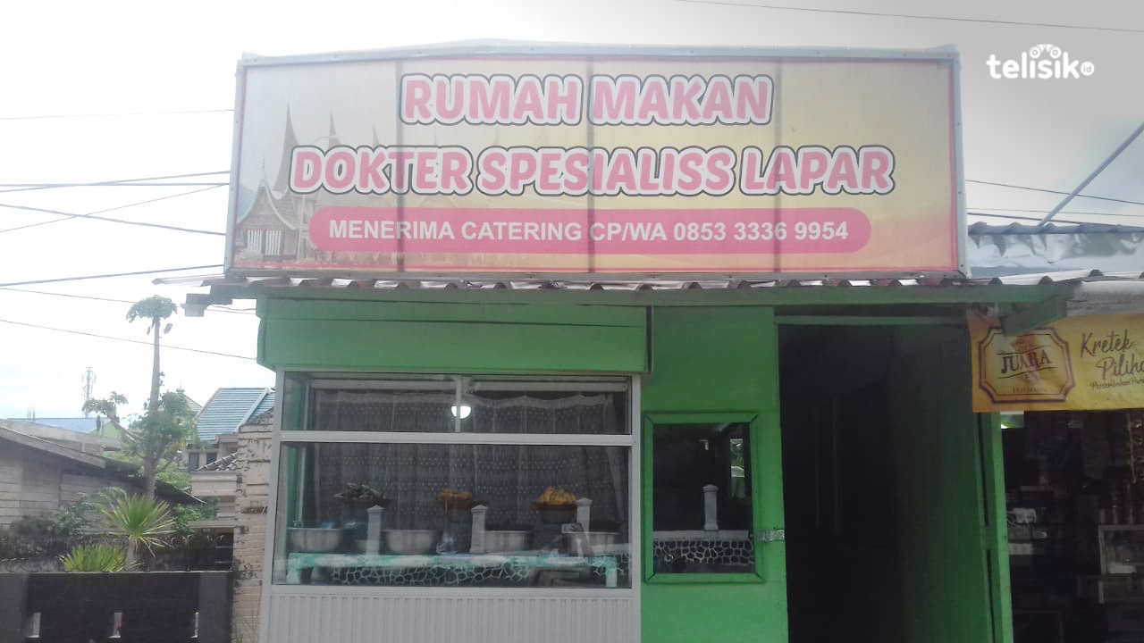 Warung Makan Dokter Spesialis Lapar yang berlokasi di Jalan Haluoleo, samping  BPS Provinsi Sulawesi Tenggara . Foto: Nur Khumairah Sholeha Hasan/Telisik