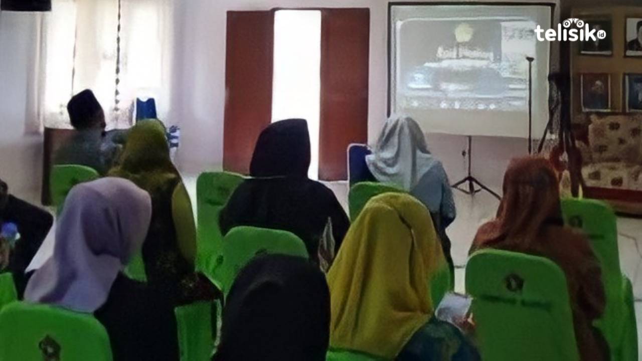 Exit meeting secara online yang diikuti Kepala Kemenag Baubau dan jajarannya. Foto: Muhammad Ilwanto/Telisik