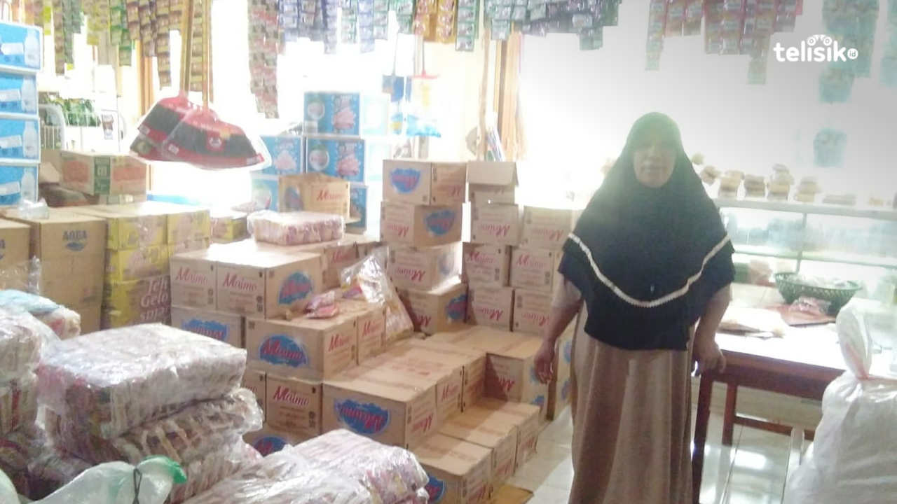 Usaha toko kelontong milik Ibu Mariana di Muna Barat. Putri Wulandari/Telisik