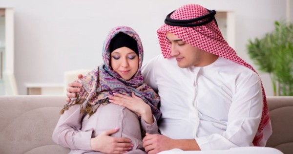 Pasangan suami istri dari Arab Saudi. Foto: Freepik