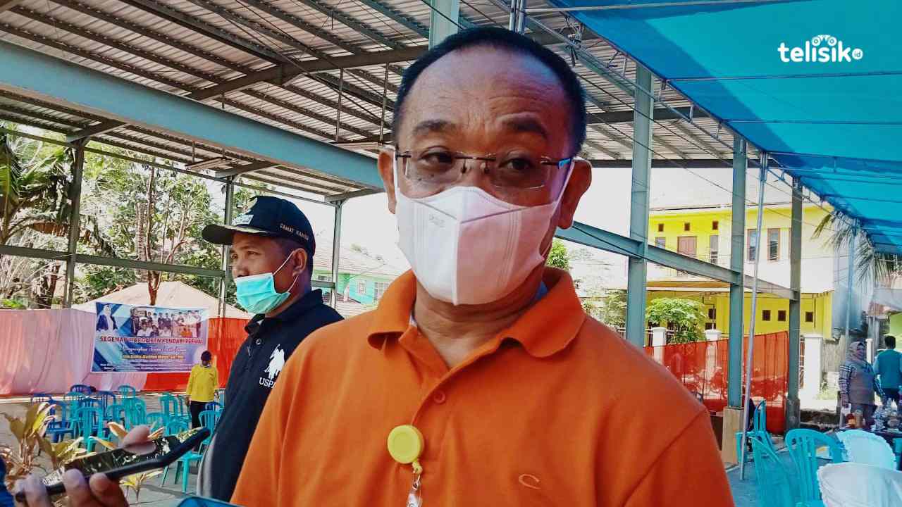 Kepala Dinas Pendidikan Kepemudaan dan Olahraga (Dikmudora) Kota Kendari, Makmur. Foto: Andi Irna Fitriani/Telisik