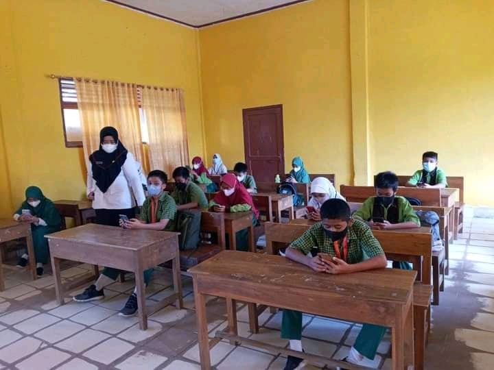 Suasana pelaksanaan simulasi USBK di salah satu SD di Kota Kendari. Foto : Muhammad Ilwanto