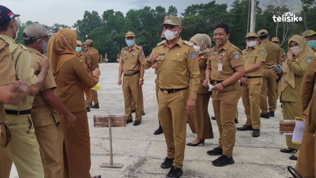 Komitmen Pemerintah Daerah (Pemda) Konawe Selatan (Konsel) di bawah kepemimpinan Bupati, Surunuddin Dangga dan Wakil Bupati Rasyid adalah peningkatan kesejahteraan Aparatur Sipil Negara (ASN). Foto: Ashar Hamka/Telisik