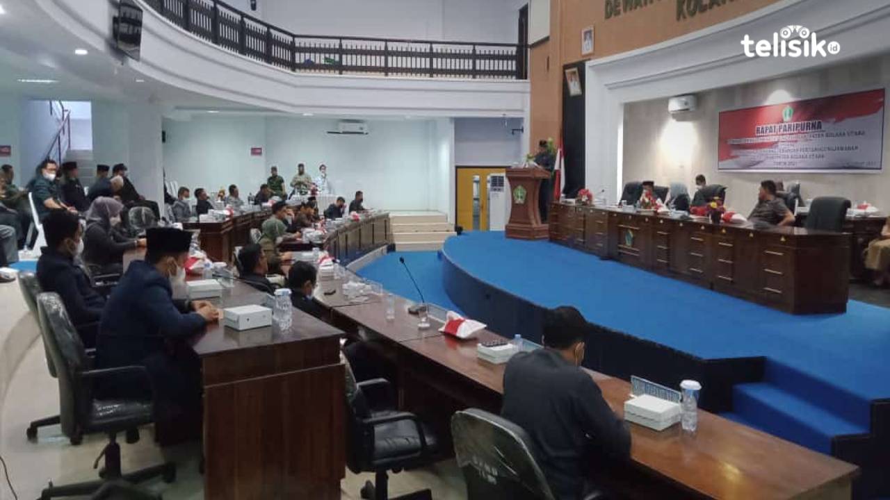Ketua Fraksi Demokrat, Sabrie Bin Mustamin saat menyampaikan pandangan fraksi. Foto: Muh. Risal H/Telisik
