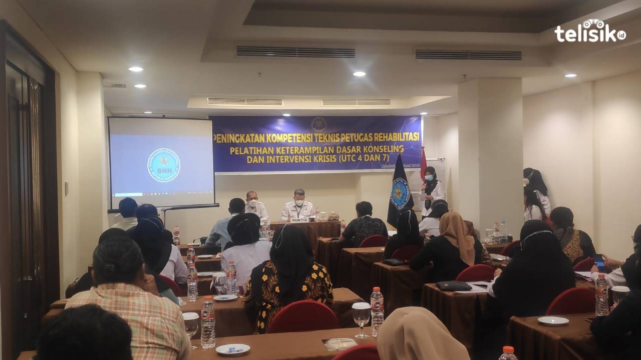 BNNP Sultra laksanakan peningkatan kompetensi teknis petugas rehabilitasi melalui pelatihan keterampilan dasar Konseling dan Intervensi Krisis (UTC 4 & 7). Foto: Ruliawan/Telisik