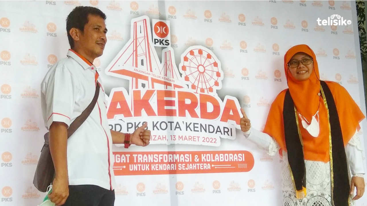 Logo Rakerda DPD PKS Kota Kendari dengan ikon Anjungan Teluk Kendari dan permainan kincir angin. Foto: Kardin/Telisik