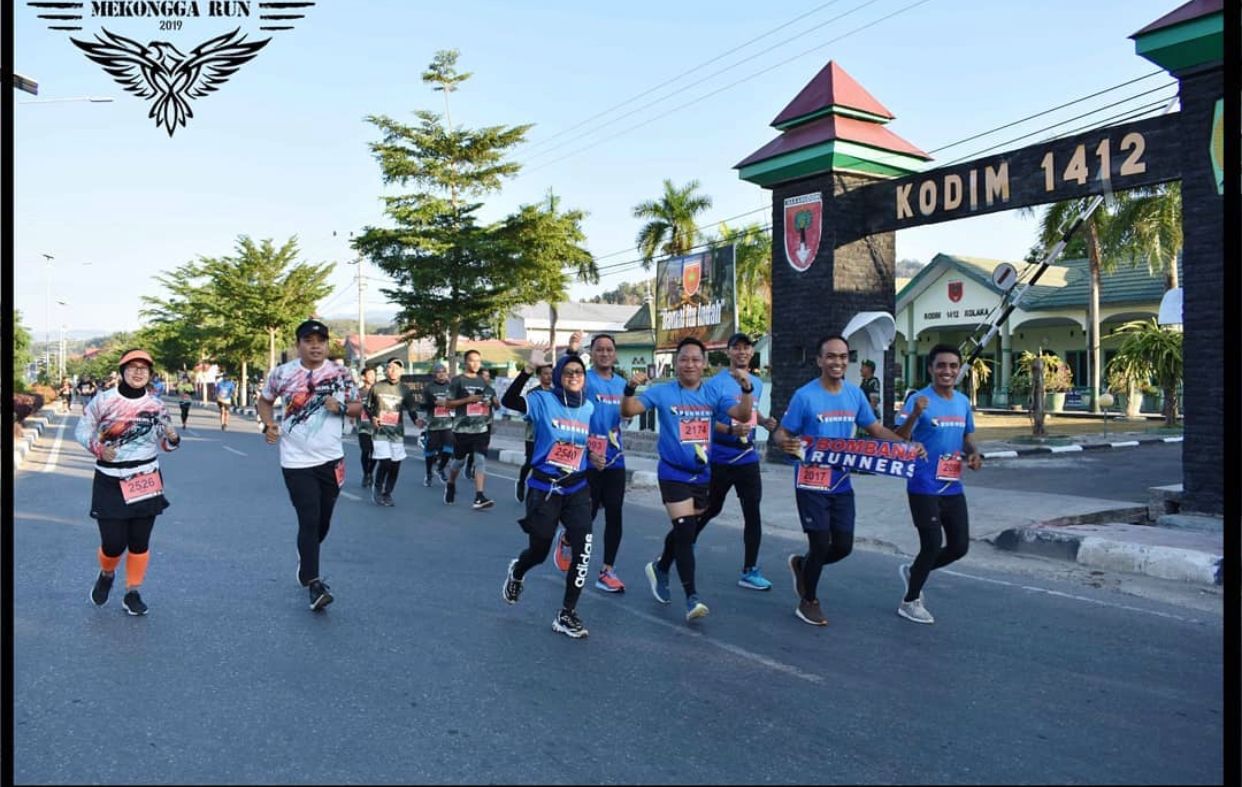 Komunitas Bombana Runners, berlari dengan menggaungkan corak dan motif Bombana di dunia olahraga. Foto Ist.