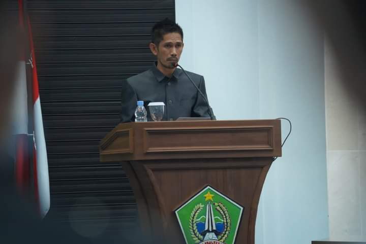 Ketua Fraksi PKB Kolaka Utara, Muhammad Syair menyampaikan pandangan fraksi. Foto: Humas DPRD Kolut
