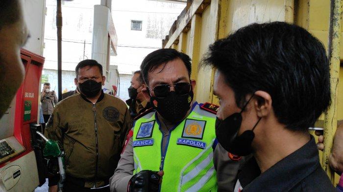 Kapolda Sumut, Irjen Pol Panca Putra ketika melakukan sidak di SPBU di Kota Medan. Foto: Humas Polda Sumut