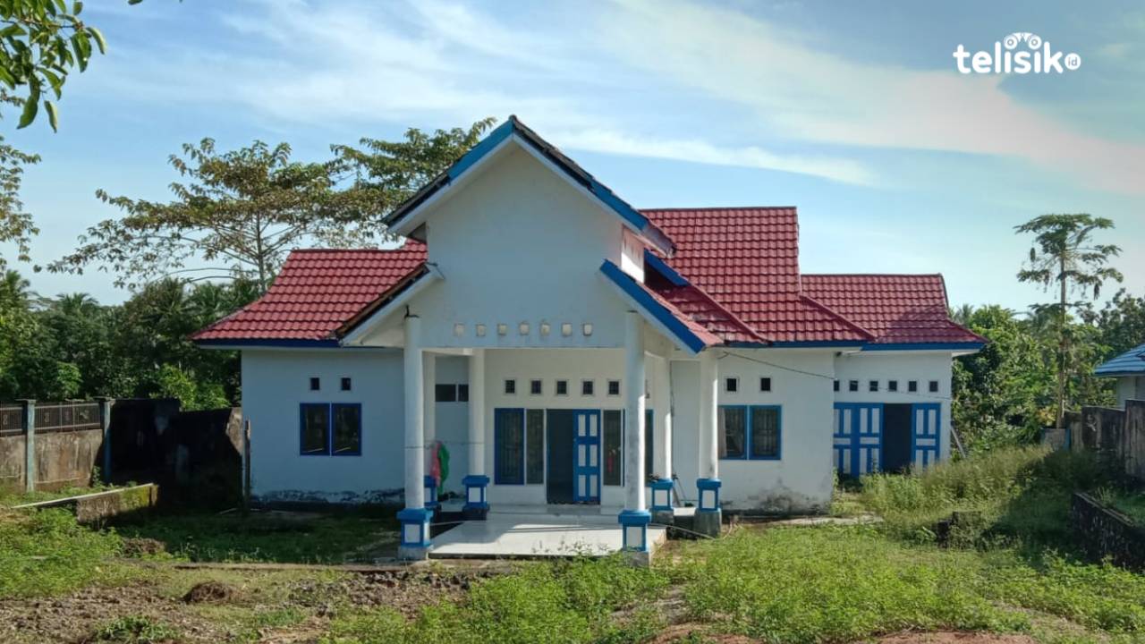 Tampak rumah jabatan Wakil Ketua DPRD Buton Utara yang tidak ditempati. Foto: Aris/Telisik