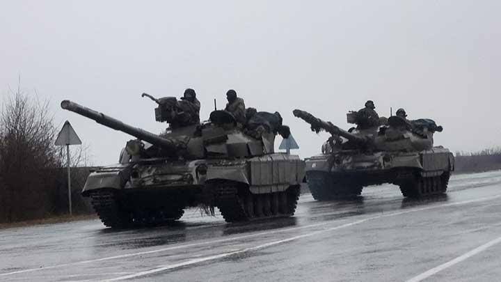 Tentara Rusia bergerak menuju Ukraina. Foto: Repro Reuters