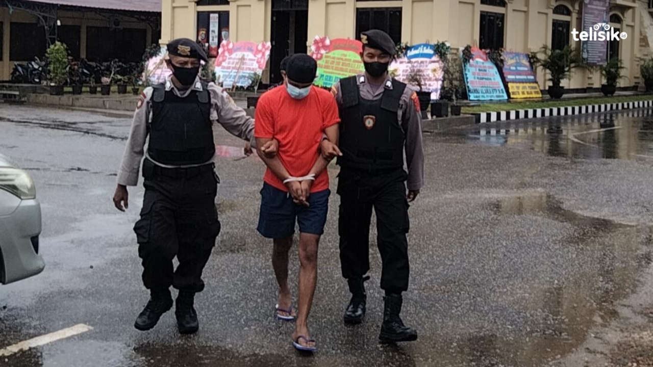 Pelaku berinisial NA (38), menerima paket ganja seberat 1 Kilogram dari pria berinisial YS, dikirim melalui perusahaan jasa pengiriman, Foto: Andi May/Telisik