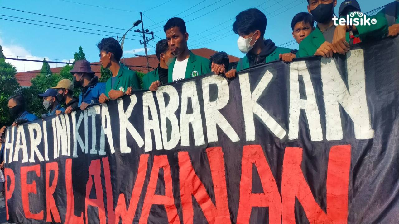 Suasana aksi mahasiswa di Surabaya. Foto: Try Wahyudi Ari Setyawan/Telisik