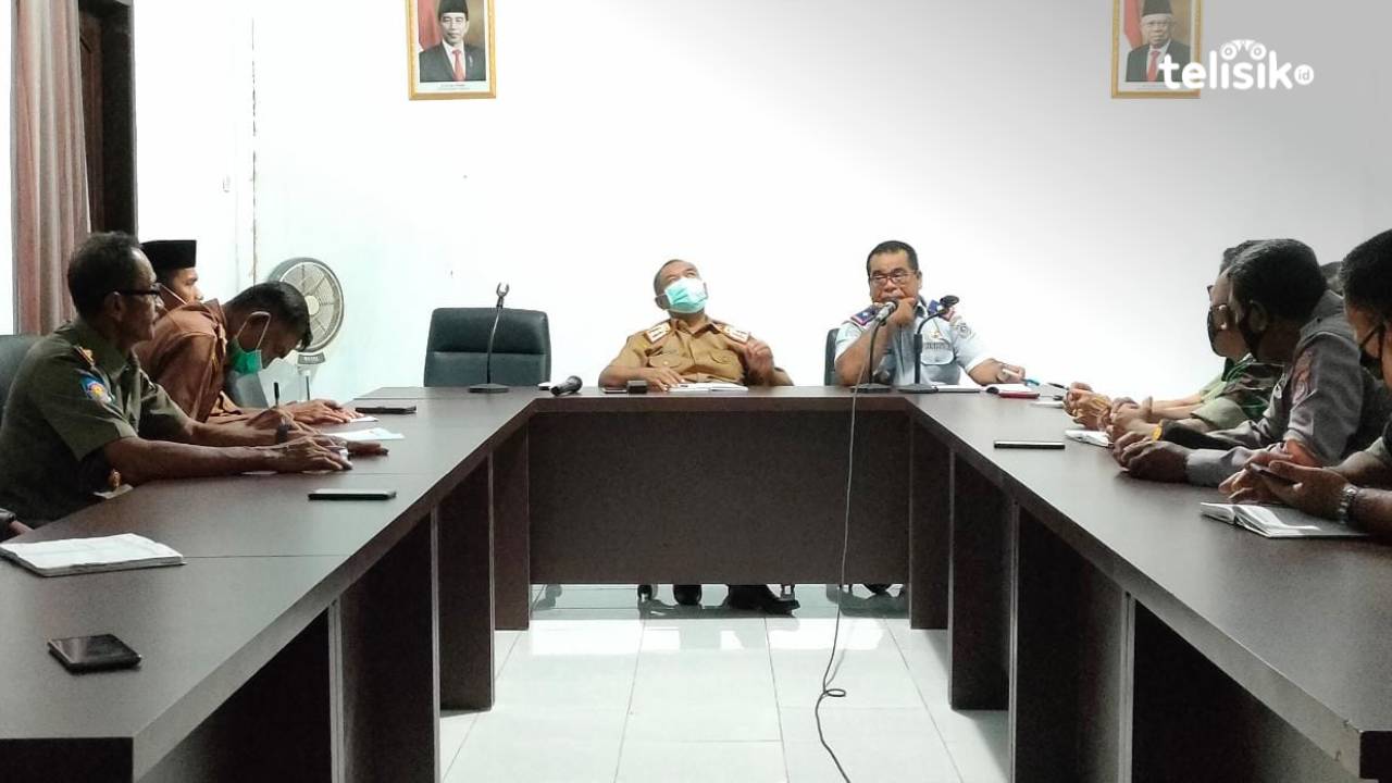 Rapat koordinasi penentuan lima titik arus mudik oleh Pemerintah Kabupaten Muna Barat. Foto: Putri Wulandari/Telisik