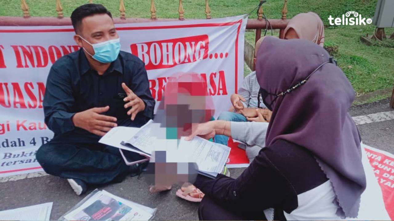 Pelapor ketika ditemui di Mapolda Sumut. Foto: Reza Fahlefy/Telisik