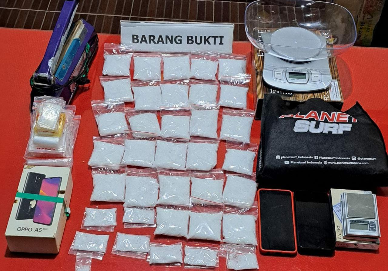 Nakotika jenis sabu-sabu  berjumlah 36 paket dengan berat 1.473 gram yang siap diedarkan berhasil digagalkan oleh pihak Polresta Kendari. Foto: Ist.