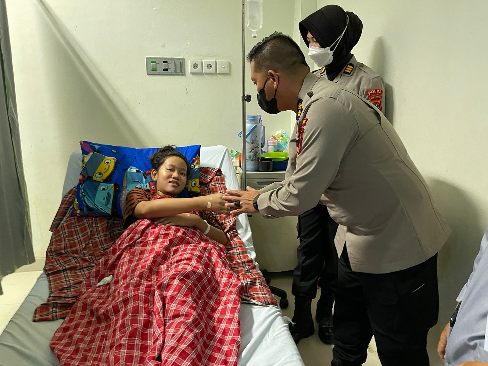 Ibu Asniaty sedang dirawat di RS Bahteramas dan membutuhkan bantuan dana pengobatan. Foto: Ist