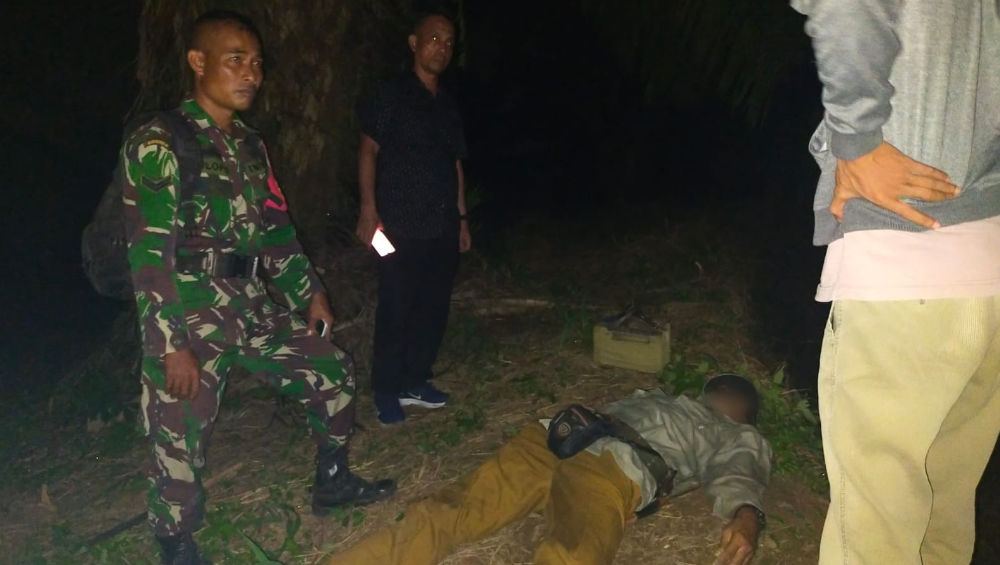 Warga Kita Medan ditemukan tidak bernyawa di bawah pohon sawit. Foto: Humas Polsek Patumbak