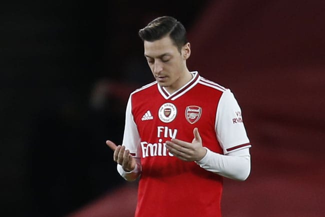 Bintang sepakbola Mesut Ozil ingin salat jumat di masjid istiqlal. Foto: AFP