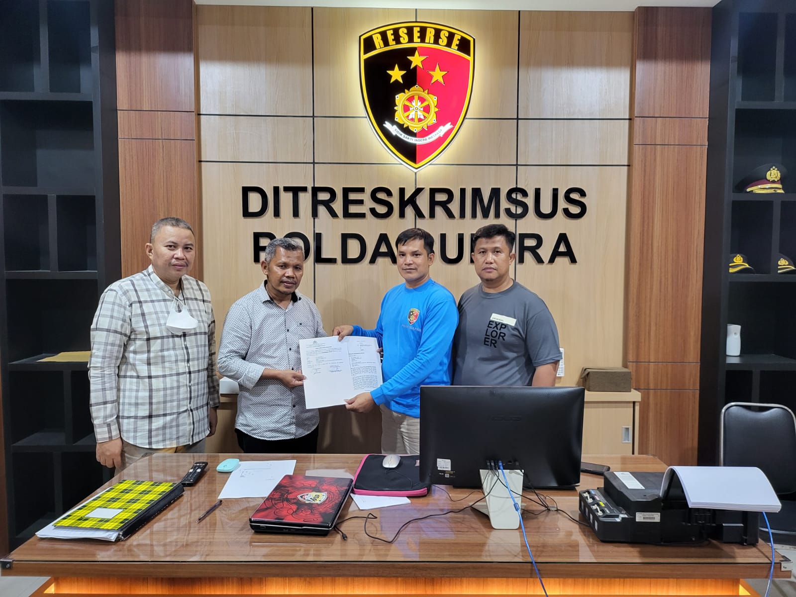 PT Tiran Indonesia laporkan Direktur Kelompok Delapan Indonesia di Polda Sulawesi Tenggara. Foto: Ist.