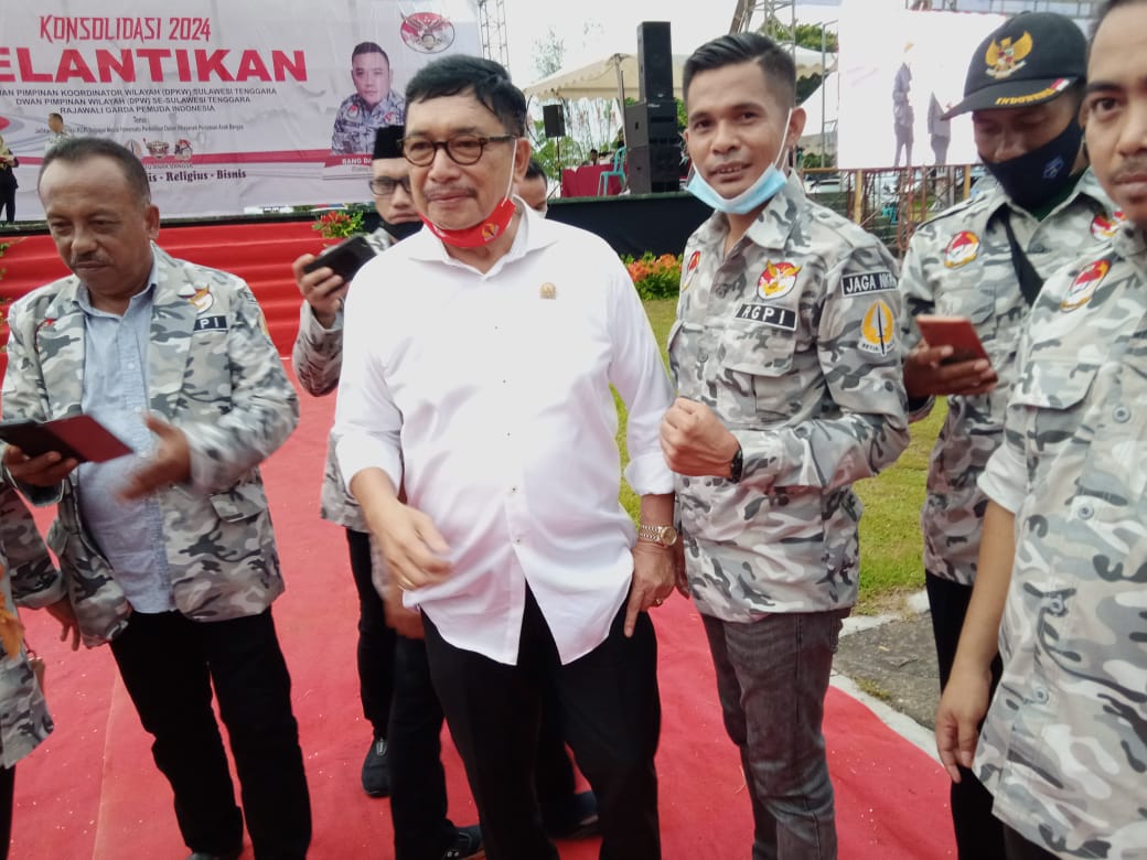 Muslimin Salim (kanan), Ketua RGPI Muna Barat. Foto: Ist.