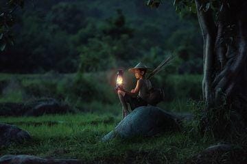 Larangan keluar maghrib bisa diculik Setan. Foto: Suara.id