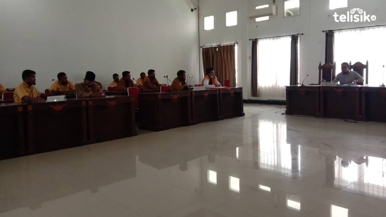 Pengurus DPC Hanura saat ditemui Wakil Ketua DPRD Muna, Cahwan. Foto : Sunaryo/Telisik