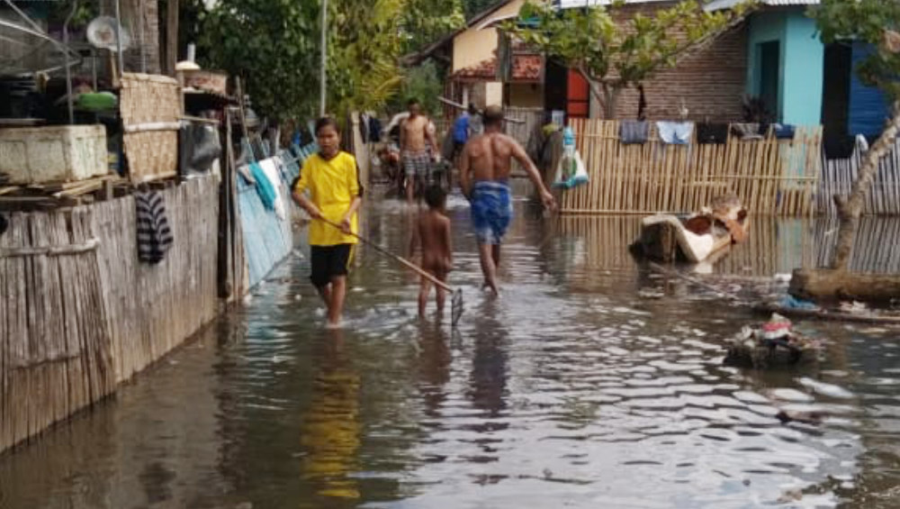 Inilah salah satu wilayah di Minahasa Selatan, Sulawesi Utara, yang terimbas abrasi pantai. Foto: BPBD Minahasa Selatan