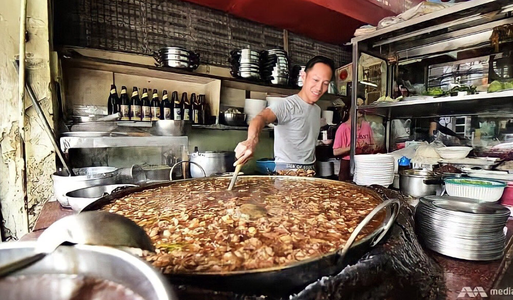 Restoran Wattana Panich terkenal dengan kuah kaldunya yang berusia 46 tahun. Foto Repro Okezone.com