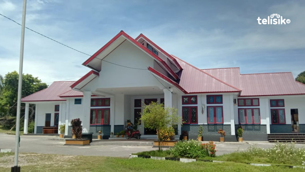 Berkas aduan salah seorang calon Kepala Desa Bubu Barat Dipastikan sudah diterima pihak Dinas Pemberdayaan Masyarakat dan Desa selaku panitia pemilihan kepala desa serentak Kabupaten Buton Utara. Foto: Aris/Telisik