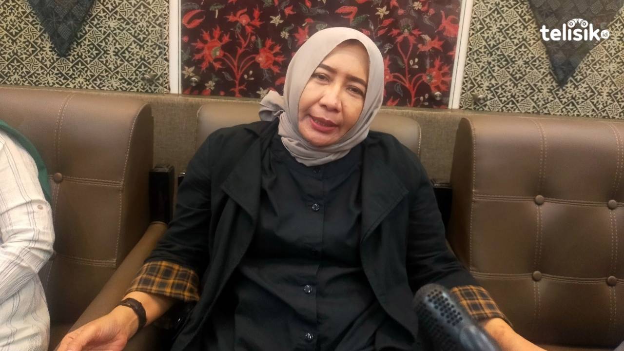 Sekretaris PKB Jawa Timur Anik Maslachah tanggapi serangan Yenny Wahid terhadap PKB Pimpinan Muhaimin Iskandar. Foto: Yudhie/Telisik