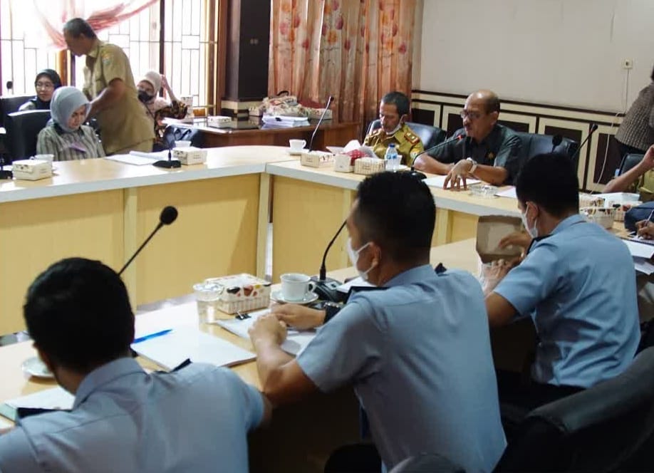 DPRD Sulawesi Tenggara saat melakukan tahapan finalisasi untuk dua raperda, dan bakal kembali melakukan tahapan finalisasi untuk lima raperda, 29 Juni mendatang. Foto: Ist.