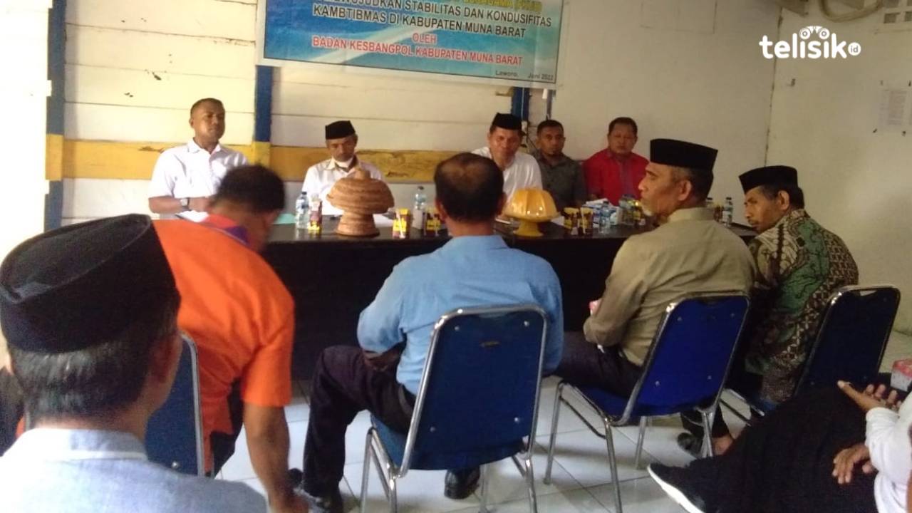 Koordinasi Kesbangpol Muna Barat bersama FKUB dan forkopimda agar daerah tetap kondusif. Foto: Putri Wulandari/Telisik