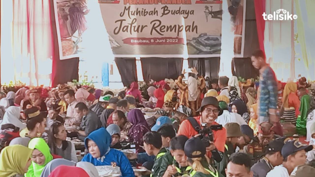 Pekande-kandea muhibah budaya jalur rempah di Aula Baruga benteng Keraton Buton. Foto: Iradat Kurniawan/Telisik