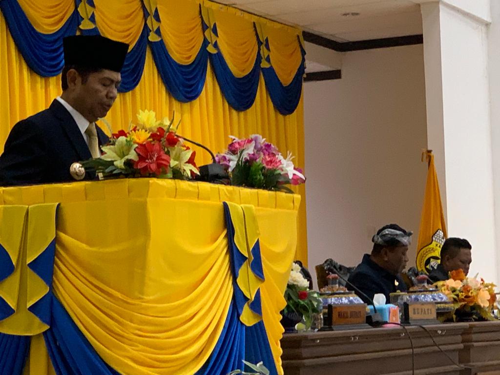Bupati Buton La Bakry ketika berpidato dalam rangka pengumuman akhir masa jabatannya sebagai Bupati periode 2017-2022. Foto: Ist