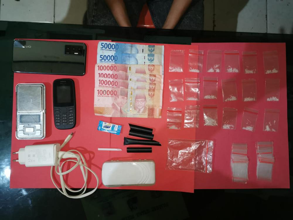 Barang bukti narkoba jenis sabu yang berhasil diamankan oleh Satresnarkoba Polres Bombana. Foto: Ist