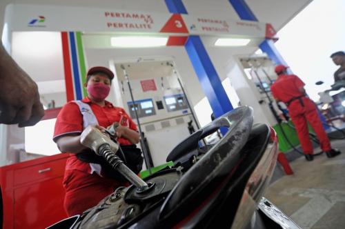 Pertamina akan melakukan uji coba pembelian pertalite  dan solar yang sudah terdaftar di MyPertamina mulai 1 Juni 2022. Foto: Repro Okezone