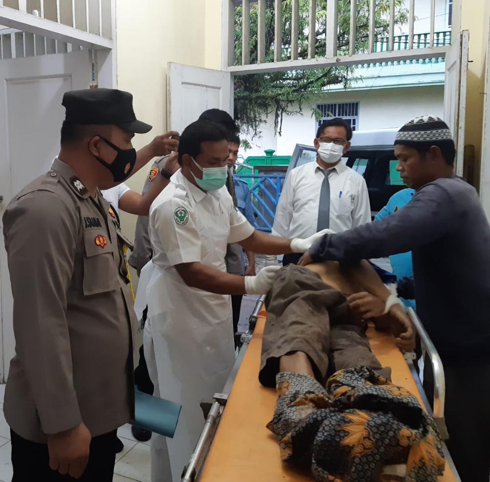Korban ketika dibawa ke Rumah Sakit FL Tobing, Sibolga. Foto: Humas Polres Sibolga