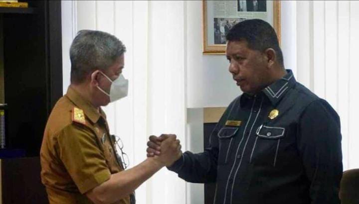 Ridwansyah Taridala (kiri) bersama Ketua DPRD Kota Kendari, Subhan. Foto: Ist.